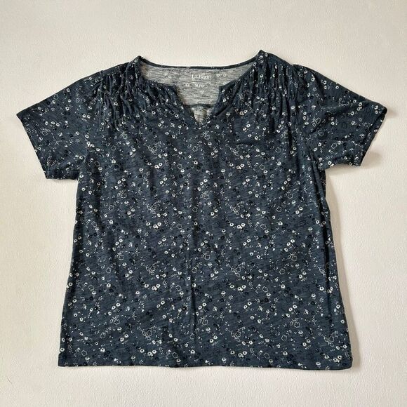 L.L. Bean Petite Floral Print Short Sleeve Top Navy Blue Size Medium Petite - Picture 2 of 5